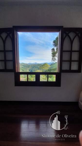 Comprar Casa em Itaipava, Petrópolis/RJ - Simone de Oliveira Imóveis