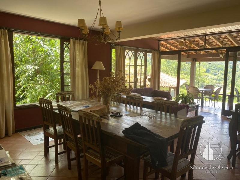 Comprar Casa em Itaipava, Petrópolis/RJ - Simone de Oliveira Imóveis
