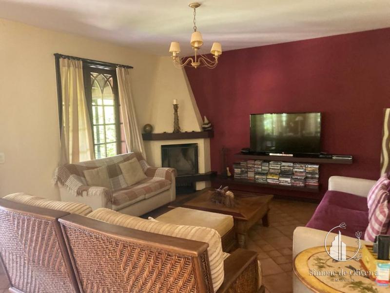 Comprar Casa em Itaipava, Petrópolis/RJ - Simone de Oliveira Imóveis