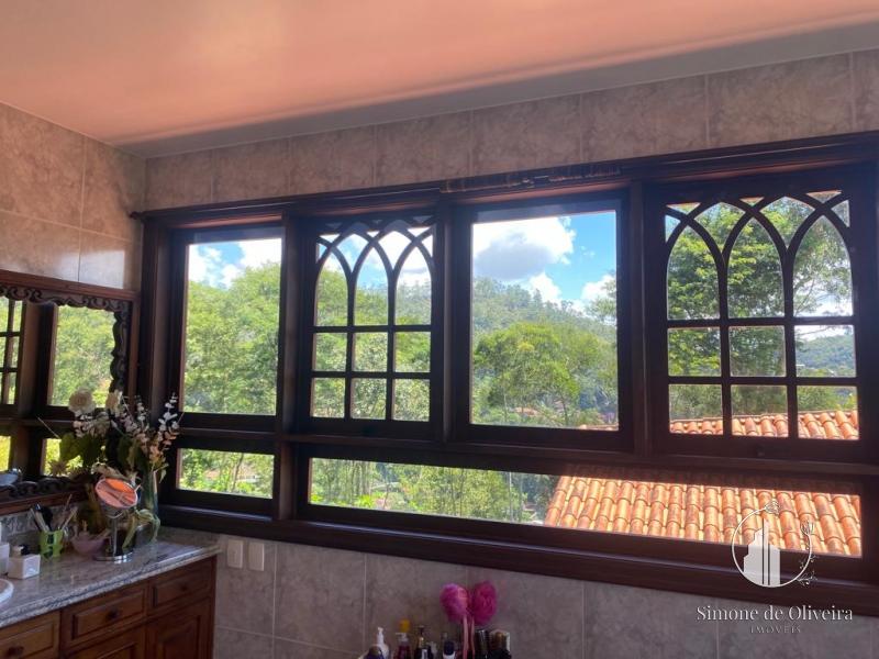 Comprar Casa em Itaipava, Petrópolis/RJ - Simone de Oliveira Imóveis