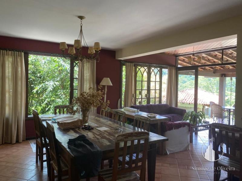 Comprar Casa em Itaipava, Petrópolis/RJ - Simone de Oliveira Imóveis