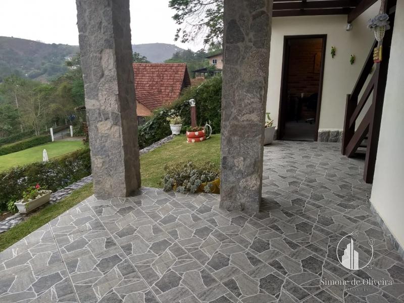 Comprar Casa em Itaipava, Petrópolis/RJ - Simone de Oliveira Imóveis