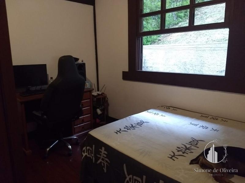 Comprar Casa em Itaipava, Petrópolis/RJ - Simone de Oliveira Imóveis