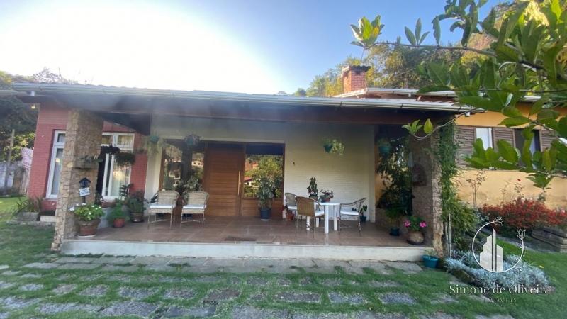 Comprar Casa em Corrêas, Petrópolis/RJ - Simone de Oliveira Imóveis