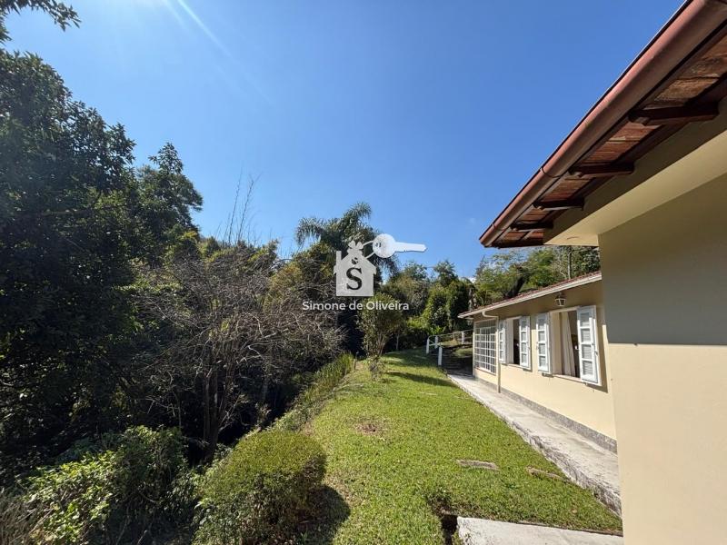 Comprar Casa em Itaipava, Petrópolis/RJ - Simone de Oliveira Imóveis