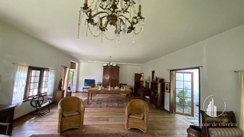 Comprar Casa em Itaipava, Petrópolis/RJ - Simone de Oliveira Imóveis