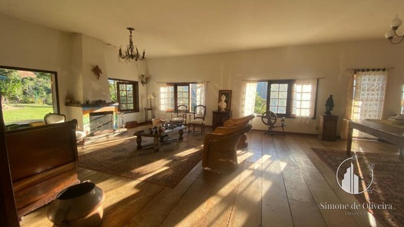 Comprar Casa em Itaipava, Petrópolis/RJ - Simone de Oliveira Imóveis