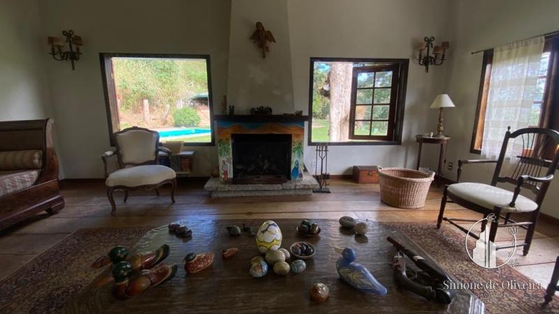 Comprar Casa em Itaipava, Petrópolis/RJ - Simone de Oliveira Imóveis
