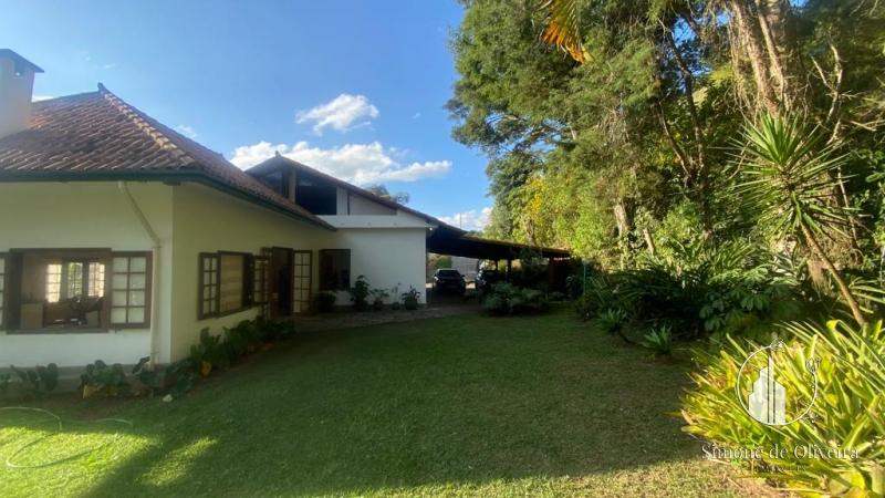 Comprar Casa em Itaipava, Petrópolis/RJ - Simone de Oliveira Imóveis