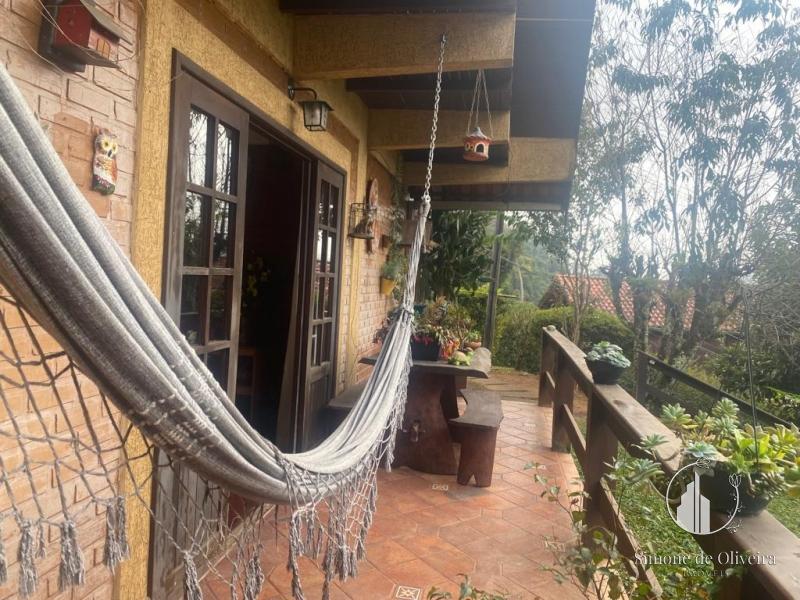 Comprar Casa em Itaipava, Petrópolis/RJ - Simone de Oliveira Imóveis
