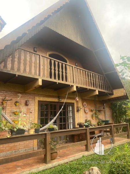 Comprar Casa em Itaipava, Petrópolis/RJ - Simone de Oliveira Imóveis