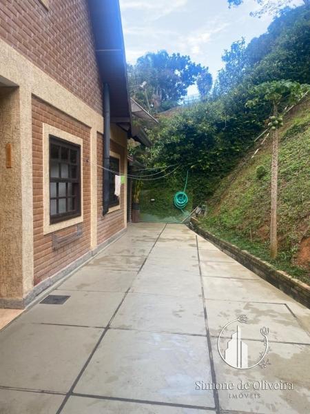 Comprar Casa em Itaipava, Petrópolis/RJ - Simone de Oliveira Imóveis