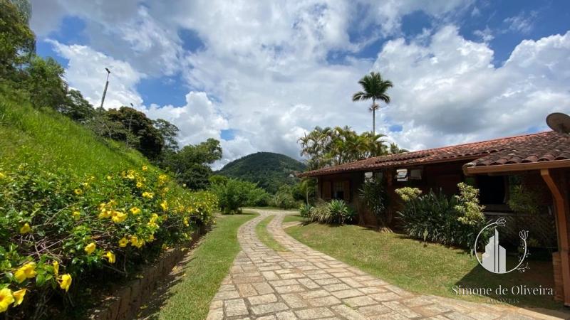 Comprar Casa em Itaipava, Petrópolis/RJ - Simone de Oliveira Imóveis