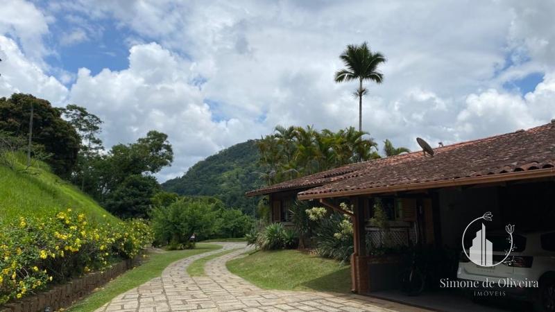Comprar Casa em Itaipava, Petrópolis/RJ - Simone de Oliveira Imóveis