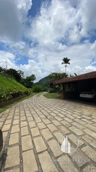 Comprar Casa em Itaipava, Petrópolis/RJ - Simone de Oliveira Imóveis