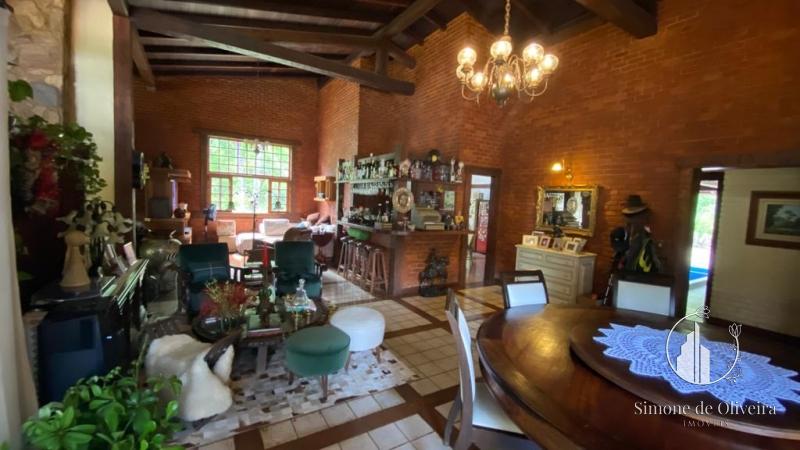 Comprar Casa em Itaipava, Petrópolis/RJ - Simone de Oliveira Imóveis