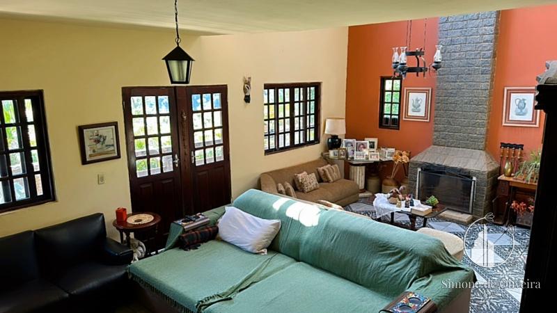 Comprar Casa em Araras, Petrópolis/RJ - Simone de Oliveira Imóveis