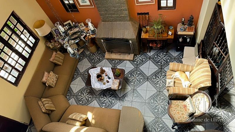 Comprar Casa em Araras, Petrópolis/RJ - Simone de Oliveira Imóveis