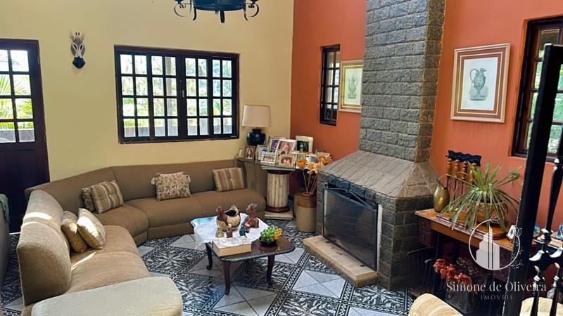 Comprar Casa em Araras, Petrópolis/RJ - Simone de Oliveira Imóveis
