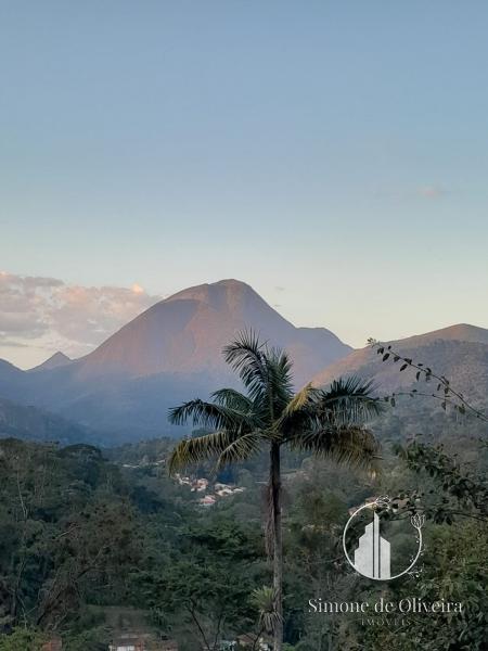 Comprar Casa em Itaipava, Petrópolis/RJ - Simone de Oliveira Imóveis