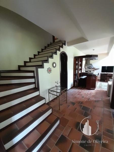 Comprar Casa em Itaipava, Petrópolis/RJ - Simone de Oliveira Imóveis