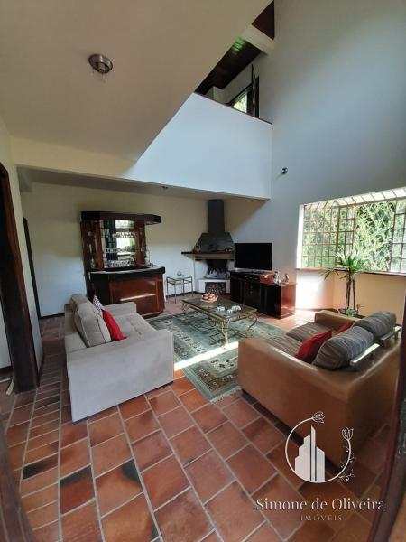 Comprar Casa em Itaipava, Petrópolis/RJ - Simone de Oliveira Imóveis