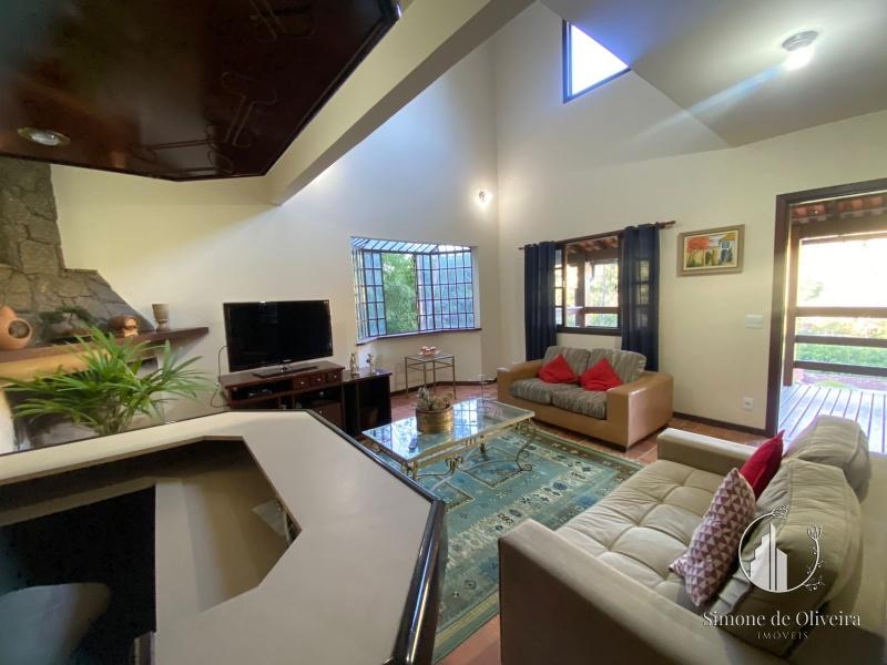 Comprar Casa em Itaipava, Petrópolis/RJ - Simone de Oliveira Imóveis