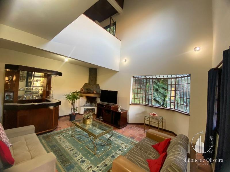 Comprar Casa em Itaipava, Petrópolis/RJ - Simone de Oliveira Imóveis