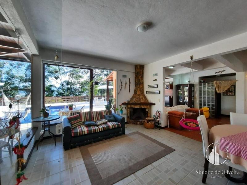 Comprar Casa em Itaipava, Petrópolis/RJ - Simone de Oliveira Imóveis