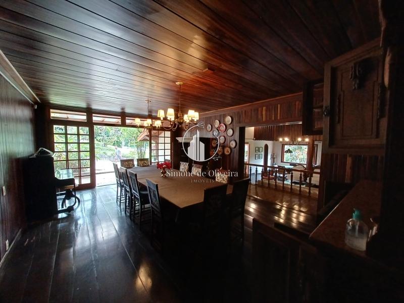 Comprar Casa em Itaipava, Petrópolis/RJ - Simone de Oliveira Imóveis