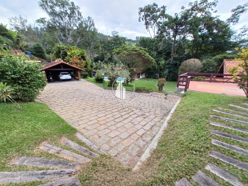 Comprar Casa em Itaipava, Petrópolis/RJ - Simone de Oliveira Imóveis