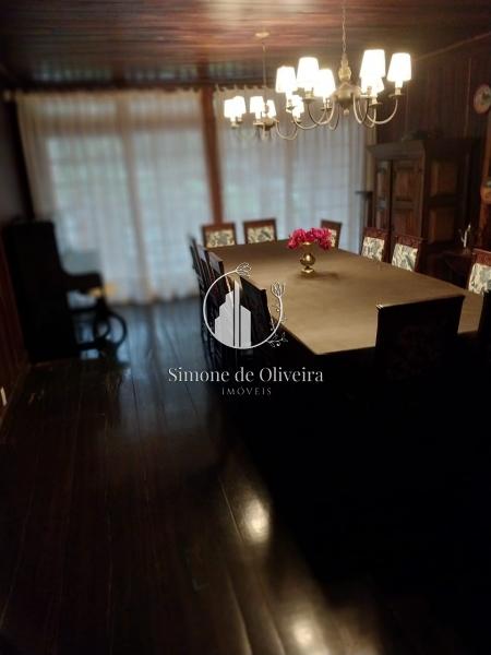 Comprar Casa em Itaipava, Petrópolis/RJ - Simone de Oliveira Imóveis