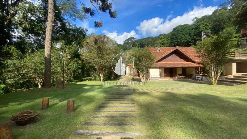 Comprar Casa em Itaipava, Petrópolis/RJ - Simone de Oliveira Imóveis