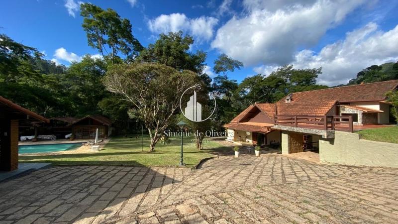 Comprar Casa em Itaipava, Petrópolis/RJ - Simone de Oliveira Imóveis