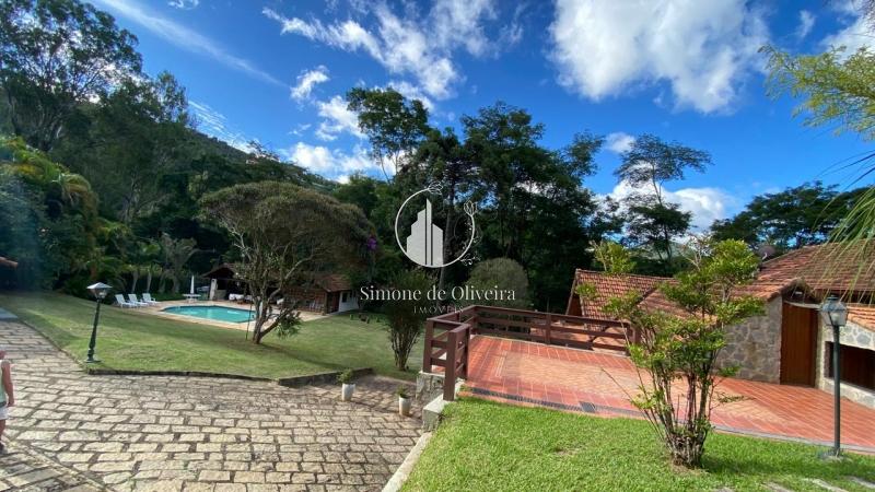 Comprar Casa em Itaipava, Petrópolis/RJ - Simone de Oliveira Imóveis