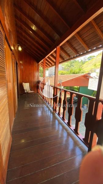 Comprar Casa em Itaipava, Petrópolis/RJ - Simone de Oliveira Imóveis