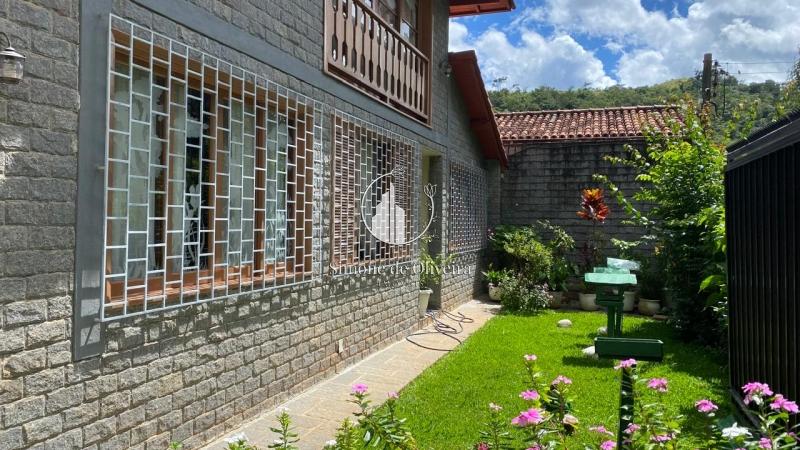 Comprar Casa em Itaipava, Petrópolis/RJ - Simone de Oliveira Imóveis