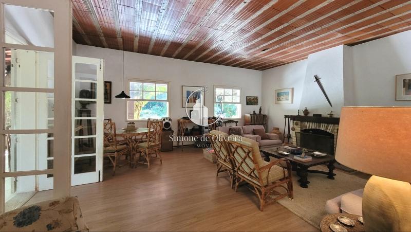 Comprar Casa em Itaipava, Petrópolis/RJ - Simone de Oliveira Imóveis