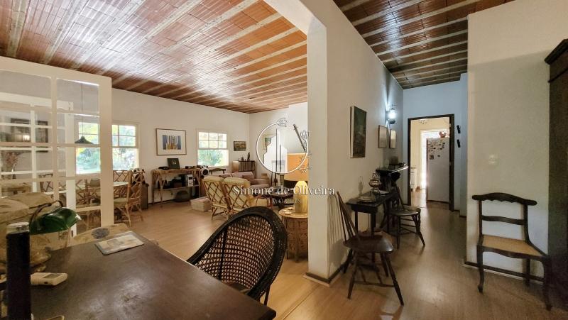 Comprar Casa em Itaipava, Petrópolis/RJ - Simone de Oliveira Imóveis