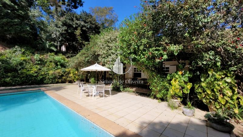 Comprar Casa em Itaipava, Petrópolis/RJ - Simone de Oliveira Imóveis