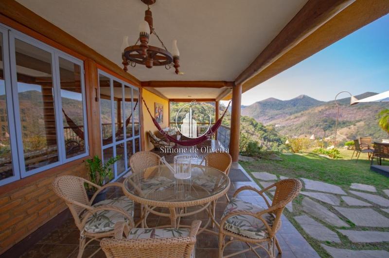 Comprar Casa em Itaipava, Petrópolis/RJ - Simone de Oliveira Imóveis