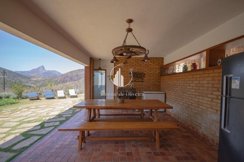Comprar Casa em Itaipava, Petrópolis/RJ - Simone de Oliveira Imóveis
