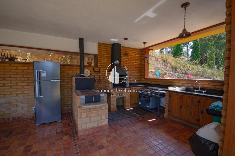 Comprar Casa em Itaipava, Petrópolis/RJ - Simone de Oliveira Imóveis