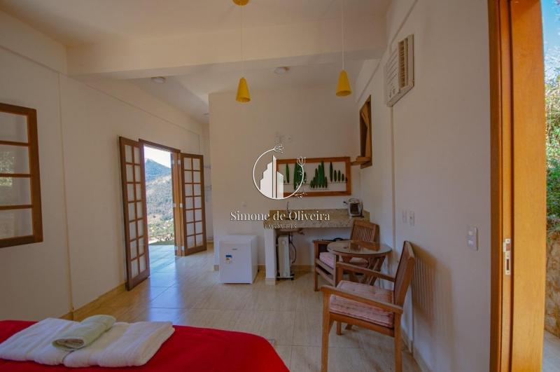 Comprar Casa em Itaipava, Petrópolis/RJ - Simone de Oliveira Imóveis