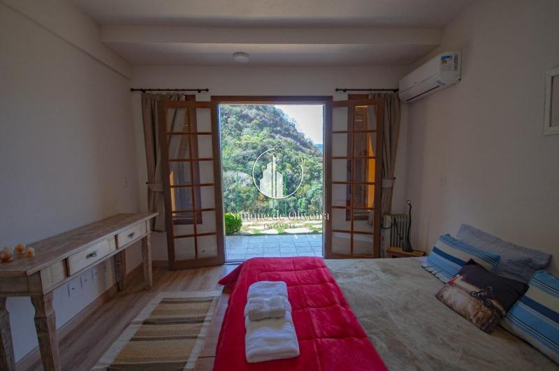 Comprar Casa em Itaipava, Petrópolis/RJ - Simone de Oliveira Imóveis