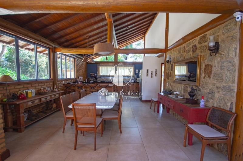 Comprar Casa em Itaipava, Petrópolis/RJ - Simone de Oliveira Imóveis