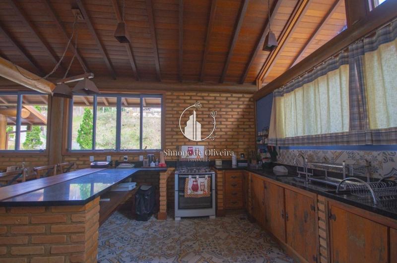 Comprar Casa em Itaipava, Petrópolis/RJ - Simone de Oliveira Imóveis