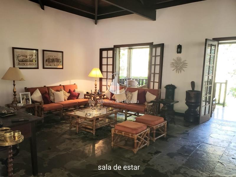 Comprar Casa em Itaipava, Petrópolis/RJ - Simone de Oliveira Imóveis