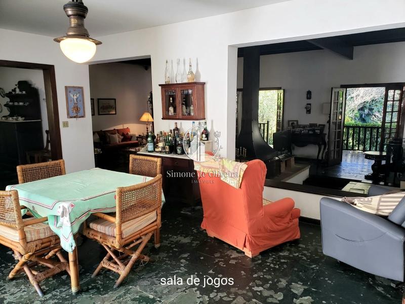 Comprar Casa em Itaipava, Petrópolis/RJ - Simone de Oliveira Imóveis