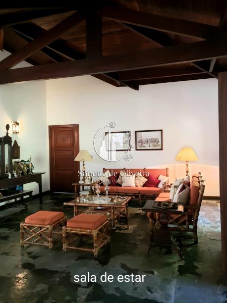 Comprar Casa em Itaipava, Petrópolis/RJ - Simone de Oliveira Imóveis